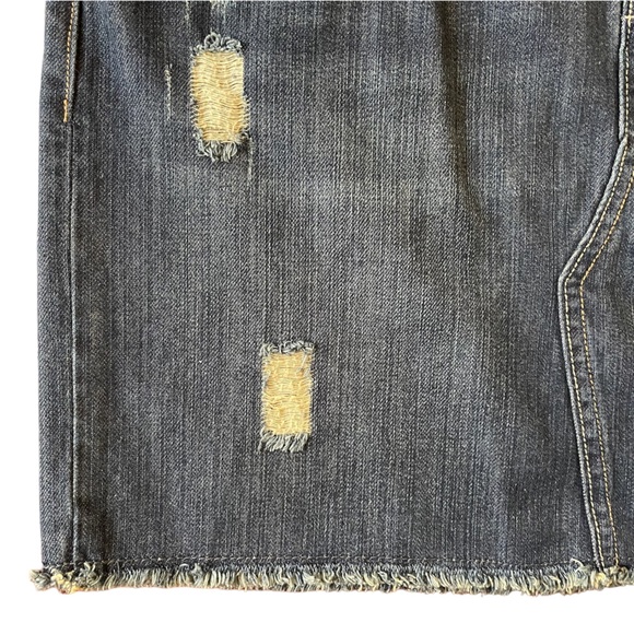 *NWOT* Old Navy Vintage Distressed Jean Skirt | Mid/High Waisted Raw/Frayed Hem - Picture 5 of 10